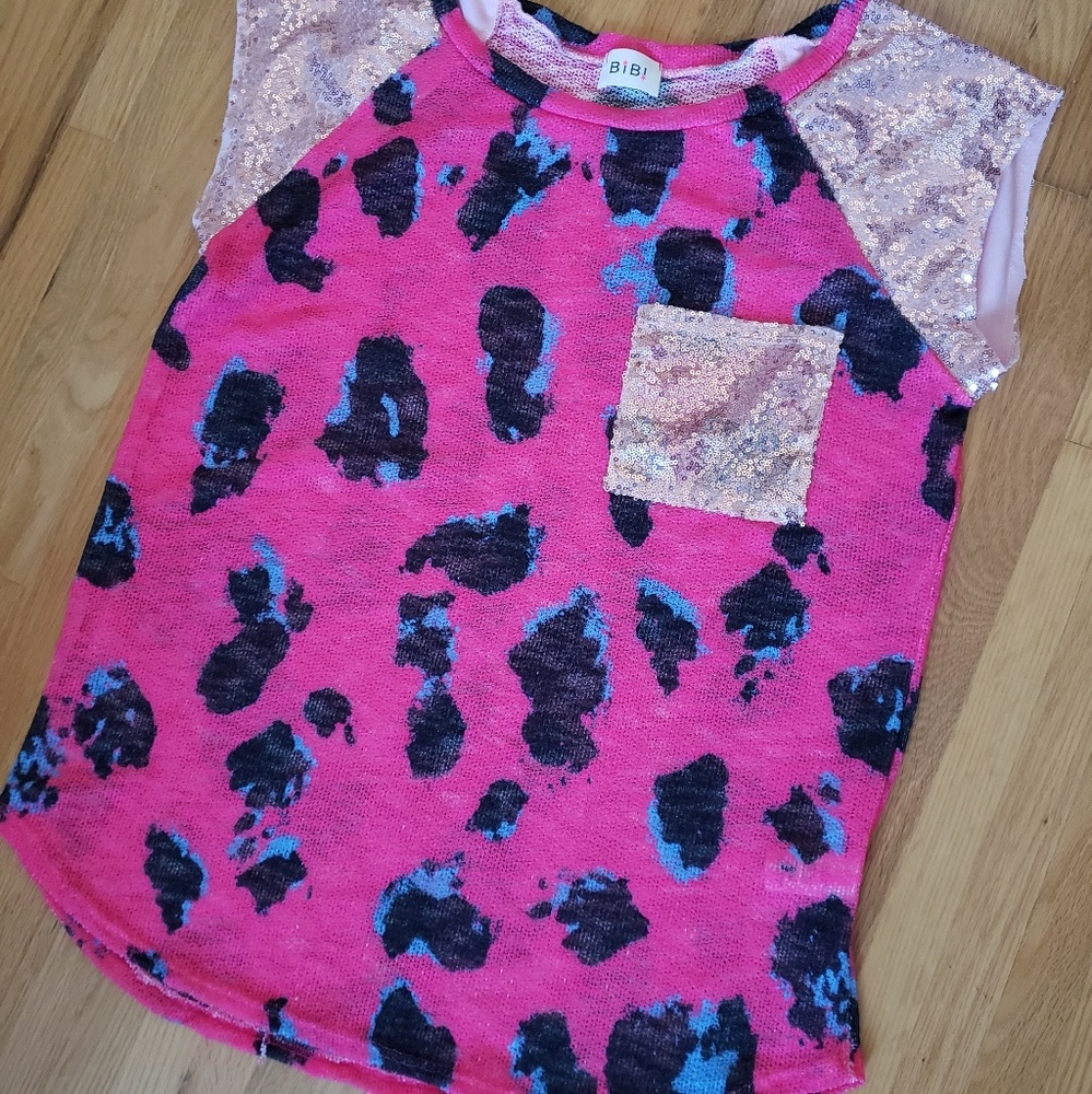 💥HOT💥pink cheetah print top